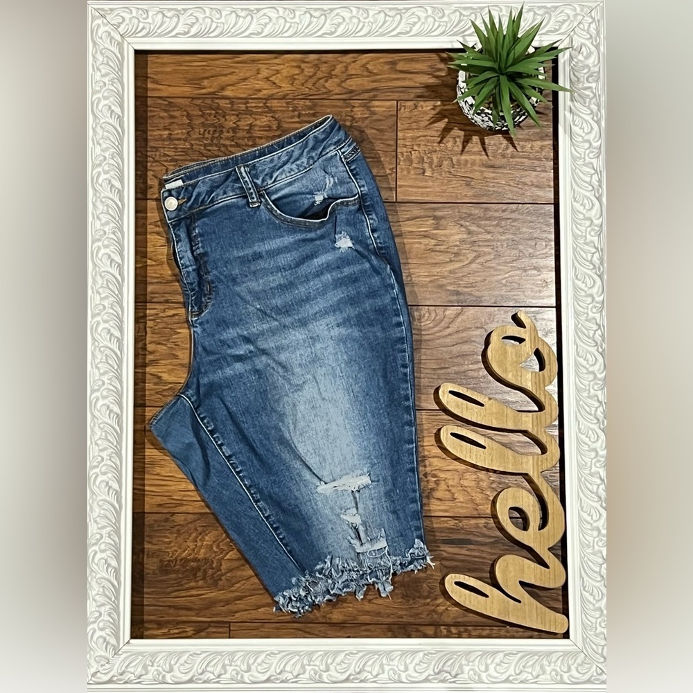 EST. 1946 Denim Shorts